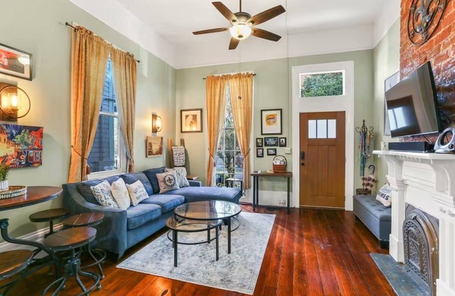 Spacious 2BR/2BA Uptown Condo - Walk to Magazine St. Dining, Shops & Streetcar