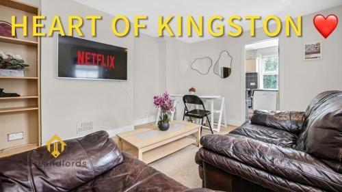 Spacious 3 Bedroom Flat in Kingston Town!