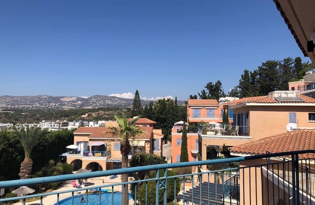 Spacious 3-Bed Villa, 5-Min Walk to St George's Beach – Perfect for Families!