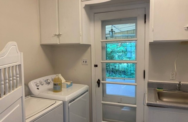 Spacious 3-bedroom apartment in charming Fairfield with AC