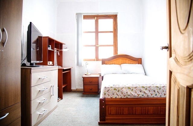Spacious 3 BR apartment old town