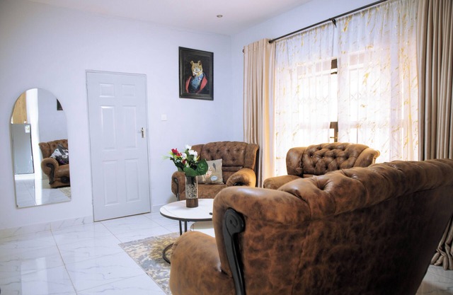 Spacious 4-Bed Self-Catering Apartment in Masvingo – Ideal for Families & Groups