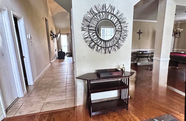 Spacious 4-bedroom house with WiFi and AC in delightful Humble