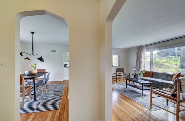 Spacious 4 BR Home in Heart of Central Omaha