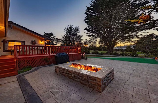 Spacious 4300 sq ft Bay Escape – On Golf Course & Near to Beach and Trials