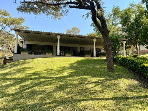 Spacious 5 bed with spacious living area Dam View - 2246