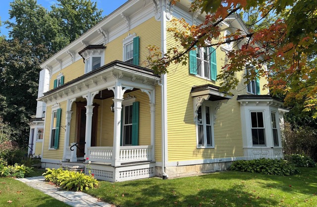 Spacious 5-bedroom home in downtown Brandon