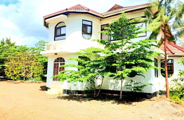 Spacious 5-bedroom House with free WiFi in Njiro, Arusha