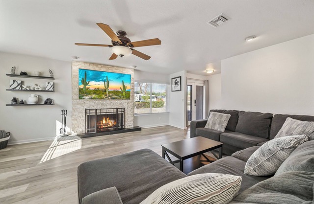 Spacious 5-bedroom house in awesome Tucson with AC and Pool with RV parking