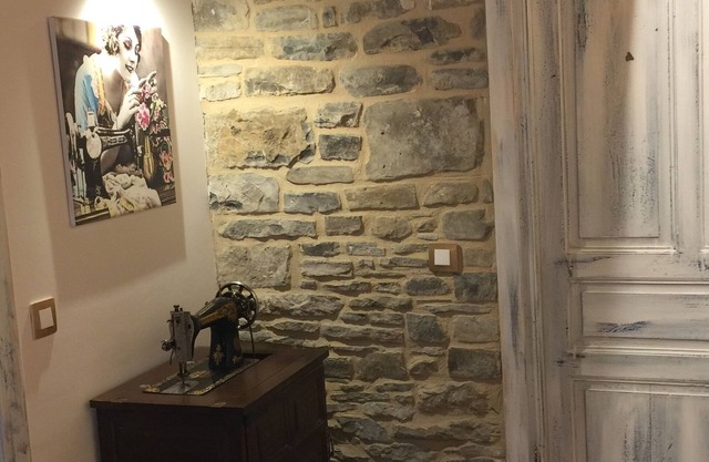 Spacious 6-person apartment in village house close to skiing and hiking