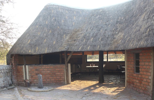 Spacious 9-bedroom building in wonderful Otavi with AC