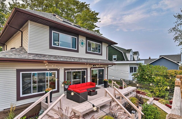 Spacious Algonac Home w/ St Clair River Views