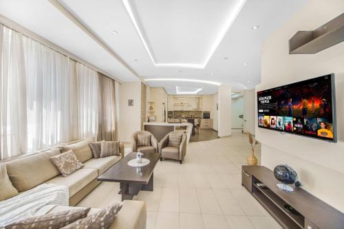Spacious and central apartment on Aram Street 4-3