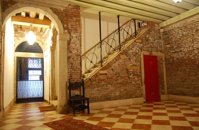 Spacious And Elegant Apartment Between The Teatro La Fenice And Piazza S. Marco