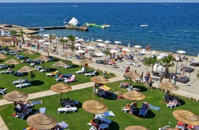 Spacious and fully equipped two bedroom apartment in a great location in Porec near the beach