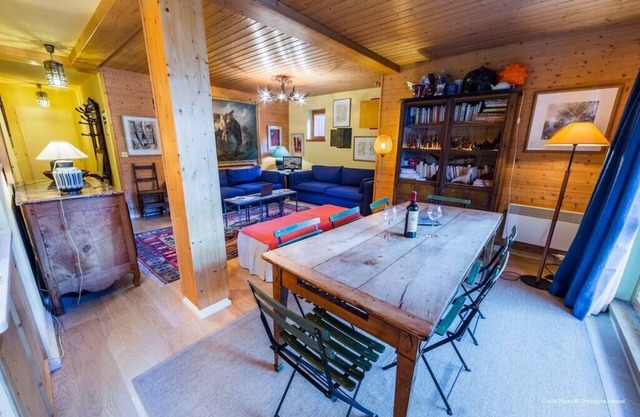 Spacious apartment 50 m from ski slopes
