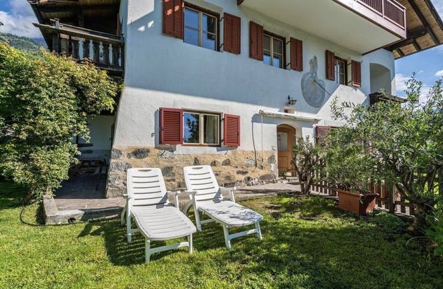 Spacious Apartment “Lafreid Algund” near Merano with Mountain View, Wi-Fi & Garden