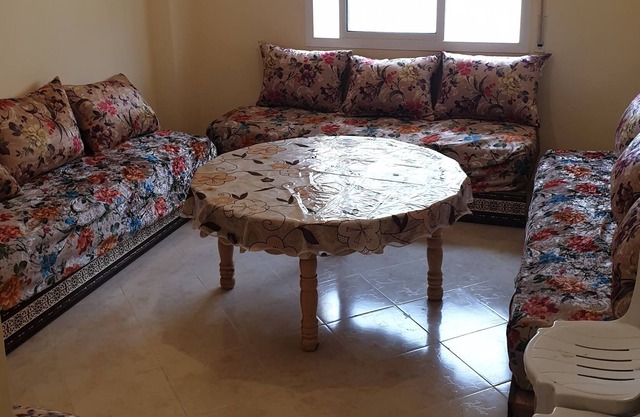 Spacious apartment near the sea