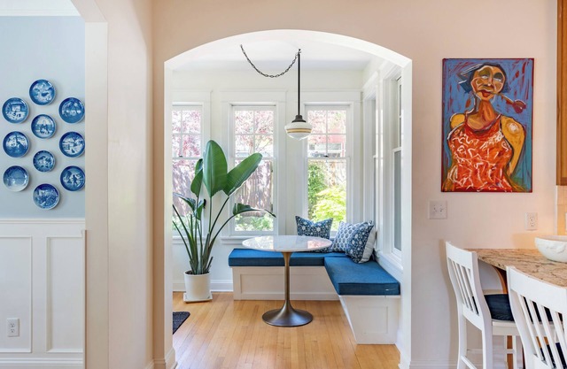 Spacious Art Filled Craftsman with Garden Oasis - Near Beach & City