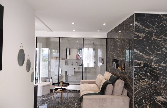 Spacious, bright studio with terrace in quiet, pleasant residence.