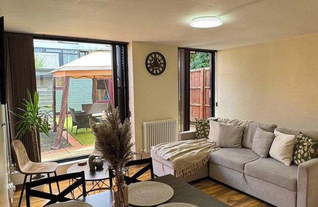 Spacious, Charming Family Home w/Big Garden Walk to Kings Cross/Camden