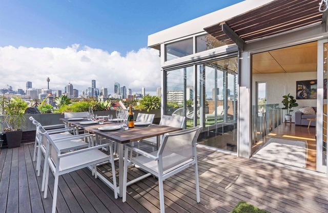 Spacious Contemporary Warehouse City Views Glebe