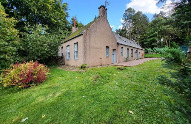 Spacious Cottage in Grounds of Scottish Castle