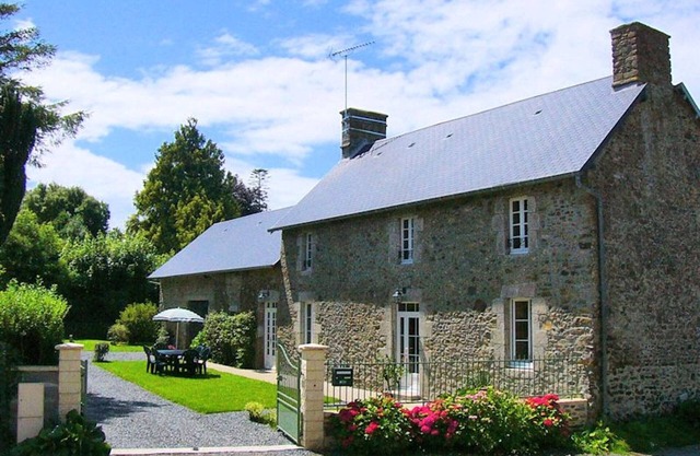 Spacious countryside house with pets allowed