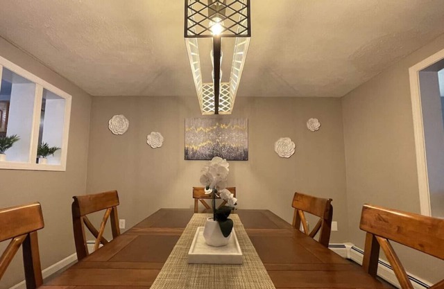 Spacious Family Lake & Ski House