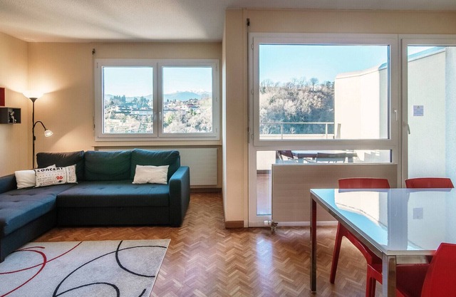 Spacious four-room apartment in a well-serviced area - PAZZALLO 26