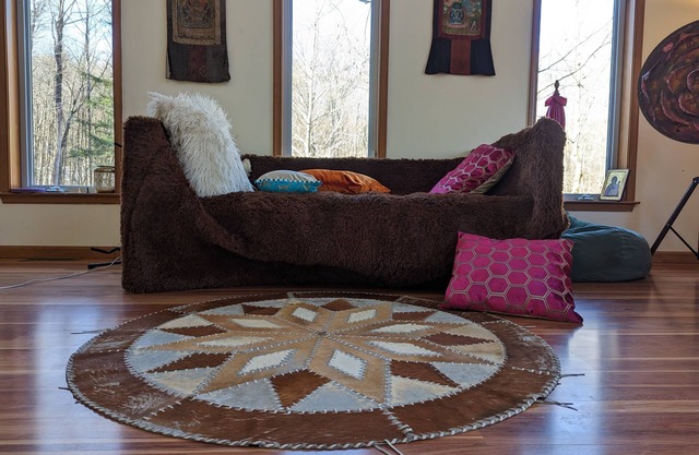 Spacious & Gracious 4Br Log Chalet with Sauna, Pool and Grand Entertaining Space