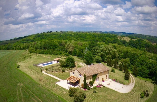 Spacious holiday cottage with pool and panoramic view