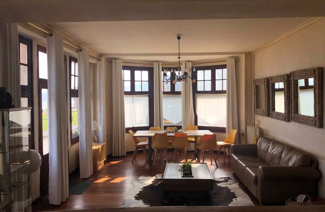 Spacious house, 2 living rooms and hammam on beach with sea view of all rooms