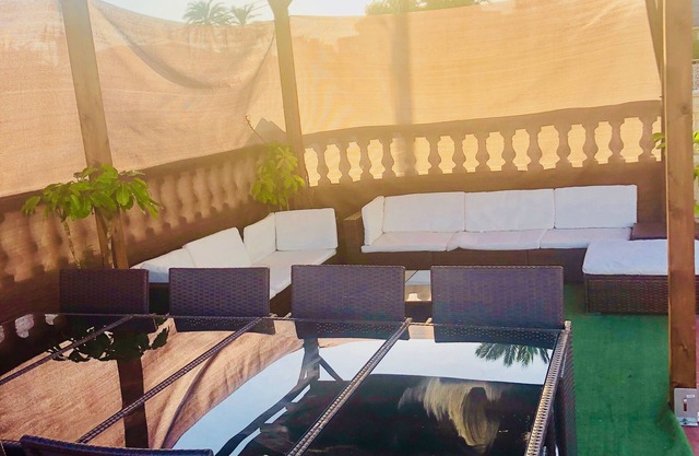 SPACIOUS HOUSE + TERRACE steps away - BEACH VillaAfrica, WIFI, AIR CONDITIONING. FANS