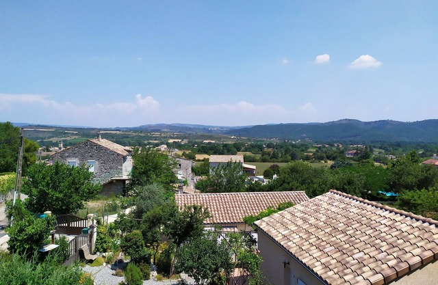 Spacious house ideally located (Grotte Chauvet, Vogué, Aubenas).