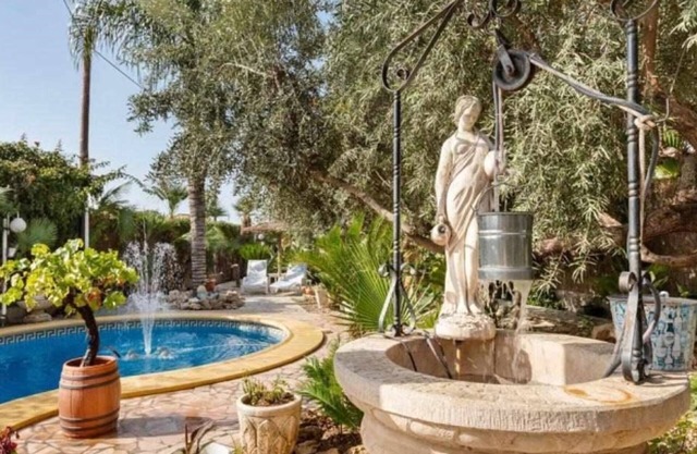 Spacious house in Lorca with pool and terrace