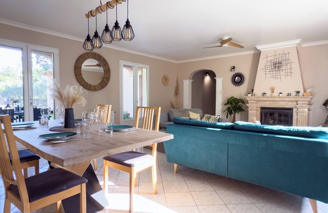 Spacious house with large garden - close to town center and not overlooked