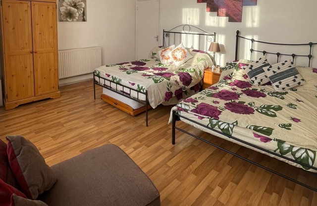 Spacious London House near Tottenham Hotspur Stadium - Sleeps 16