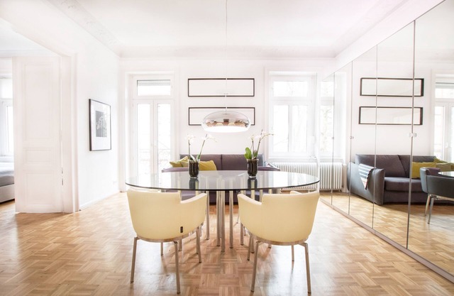 Spacious, Luxury & Sunny Apartment + Free Parking