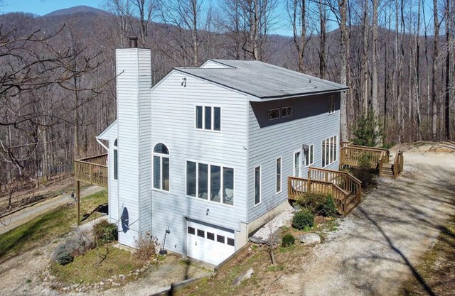 Spacious mountain retreat- Game Room-Brewery Trail