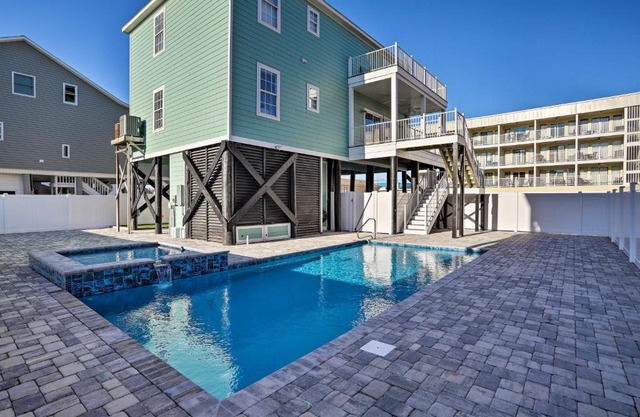 Spacious Murrells Inlet Hub with Pool, Walk to Shore