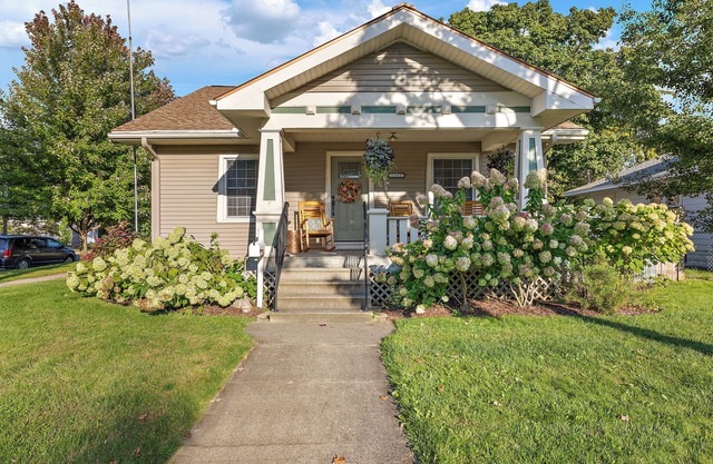 Spacious Muskegon Retreat Near Lake Michigan, Pet Friendly,Fire Pit & EV Charger