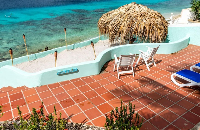 Spacious Oceanfront Villa, private beach and water access, accommodates 12