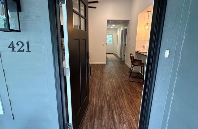 Spacious, private, and close to downtown Rogers, AR & Trails