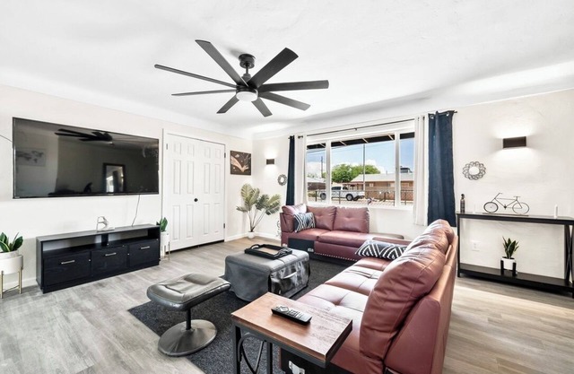 Spacious & Private Tucson Getway Near Downtown!