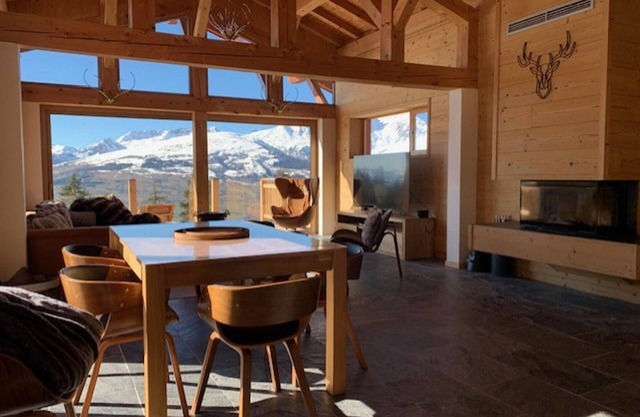 Spacious renovated chalet · Terrace · Free Wifi