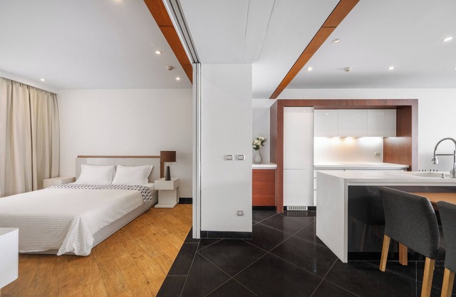 Spacious Serenity - Quiet One Bedroom