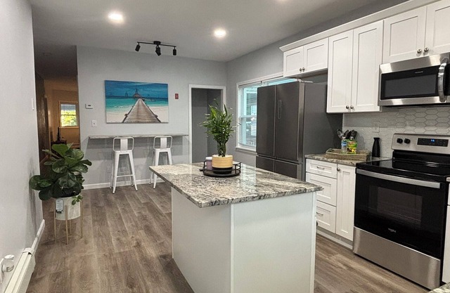 Spacious & Stylish 3-bedroom house in charming Providence, a block from PC