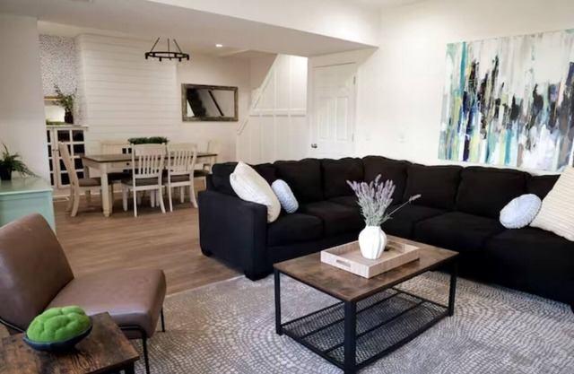 Spacious, Updated 4-bedroom Home near Short North Arts/Entertainment District