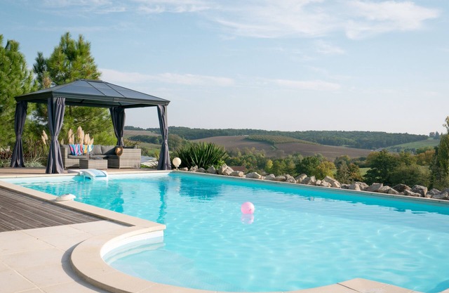 Spacious Villa for 6-8 People plus 2 Babies with Exclusive Pool